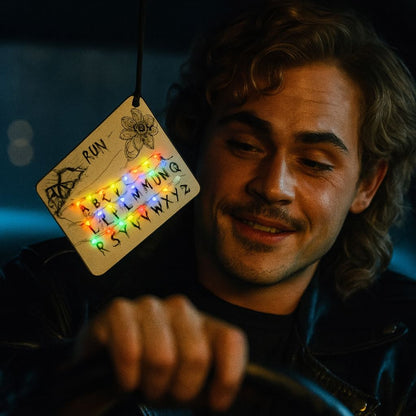 Stranger Light Card – Lllavero limitado Stranger Things